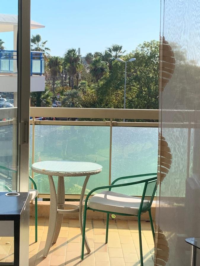 Port Plage Centre Ville Et Soleil Saint-Raphael  Bagian luar foto